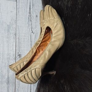 Jeffrey Campbell Atlantis Olive Leather Kitten Heels Size 6